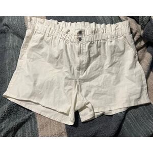 Ava & Viv Plus Size 3X White Paperbag Waist Shorts Elastic High Rise NWT Women’s